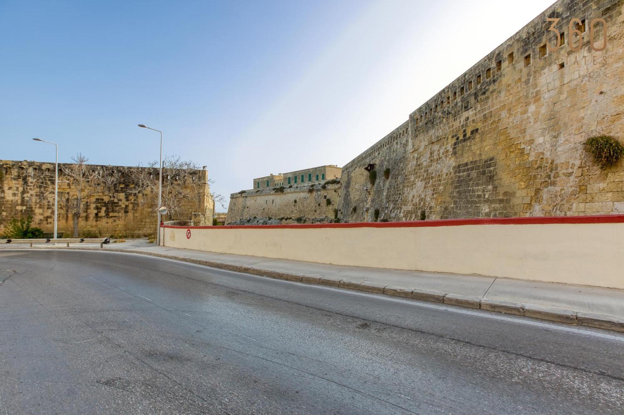 Comfortable 1Br Home With Maltese Balcony In Valletta By 360 Estates Exteriör bild